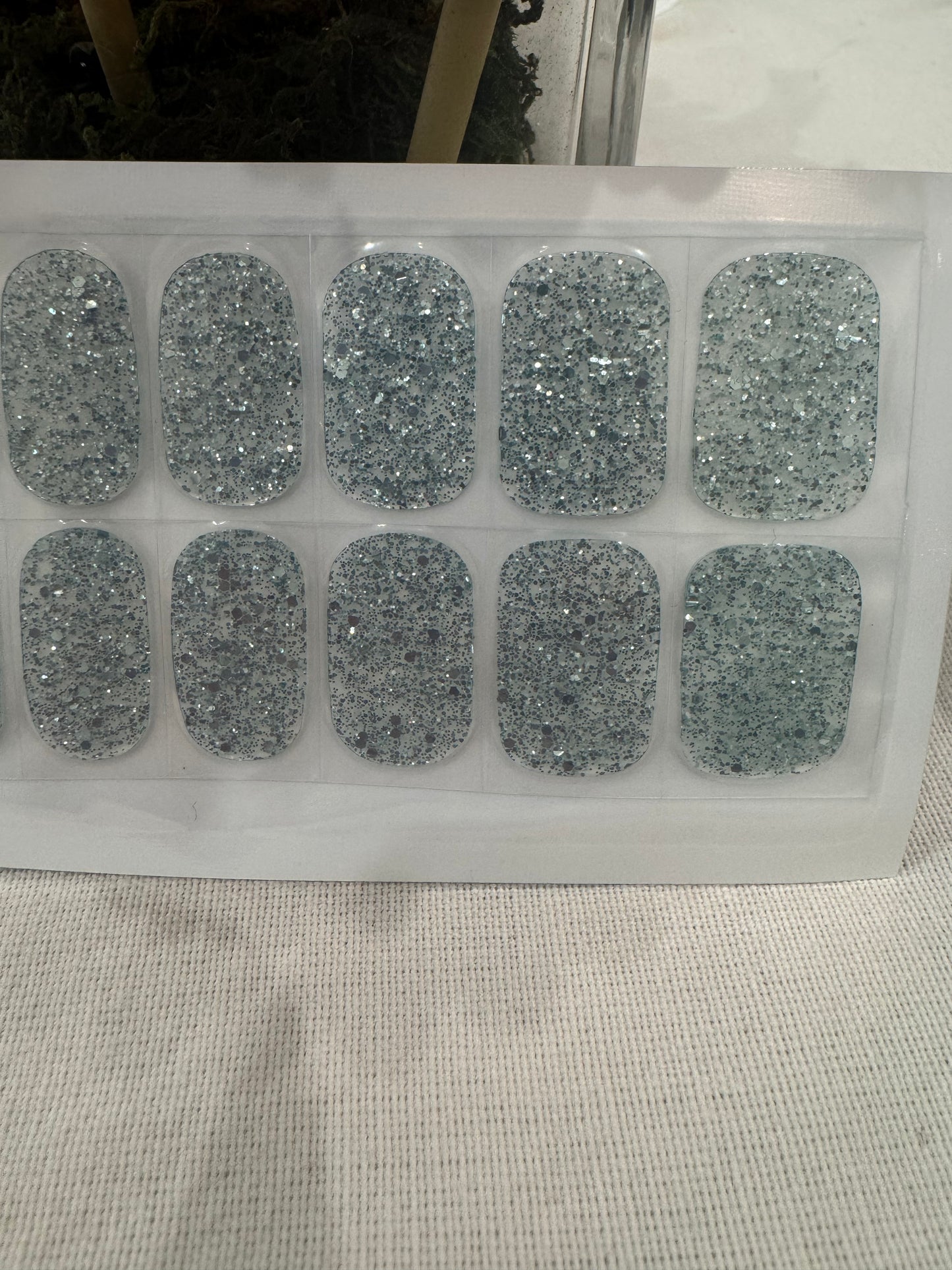 Silver Sage Sparkle Gel Nail Wraps – Glitter Nail Stickers (22 Count)