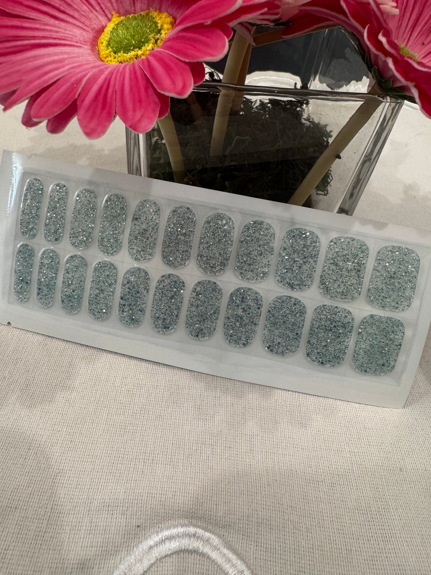Silver Sage Sparkle Gel Nail Wraps – Glitter Nail Stickers (22 Count)