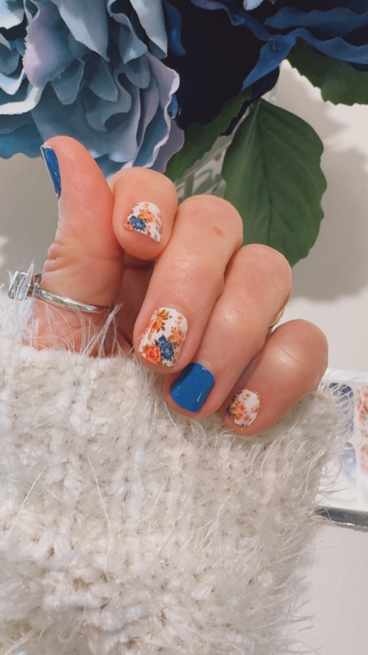 Sweet Meadow Floral Nail Wraps